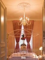 Orac Luxxus. , , ,   ,, .  24