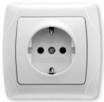 Розетка VI-KO Carmen одинарная с заземлением белая